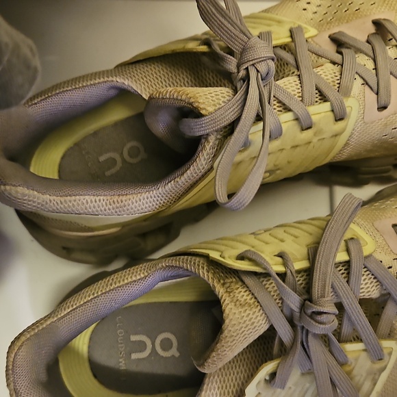 ON Running Beige and Gray Sneakers - Picture 2 of 4